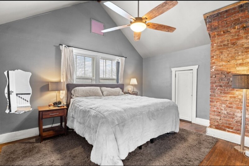 Building Photo - 1204 McGavock Pk