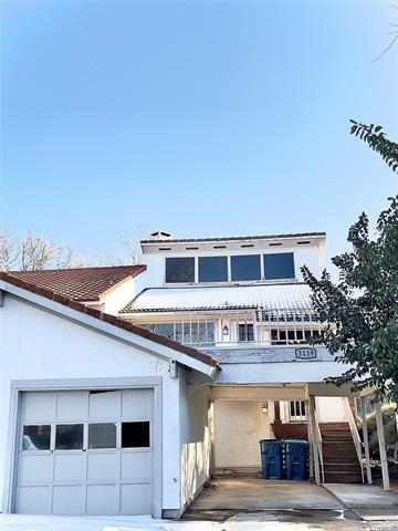 Building Photo - 3119 Lakeside Dr