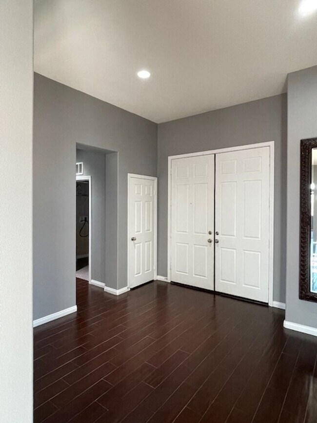 Building Photo - 11707 Christmas Rose Dr