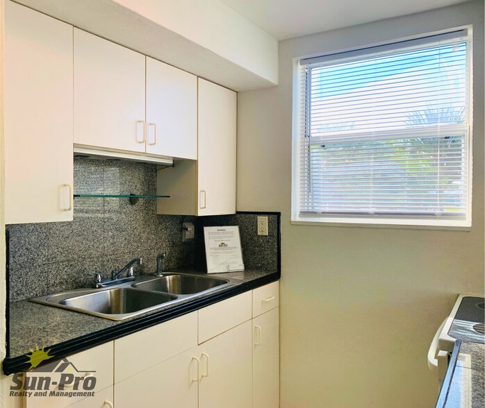 Building Photo - 40 Beechwood Dr