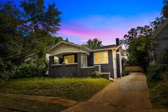 Building Photo - Charming 4 Bedroom, 2 Bathroom house