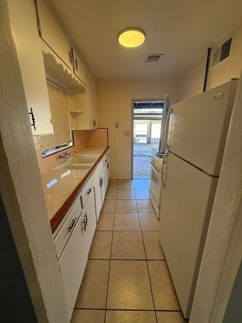 Building Photo - Town Home For rent