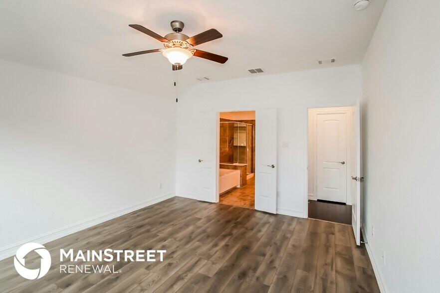 Building Photo - 6709 Roaring Creek