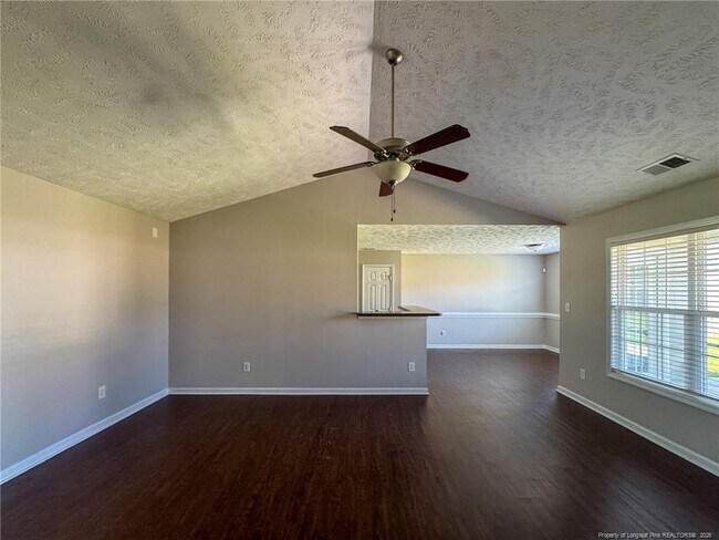 Building Photo - 136 Ivy Stone Dr