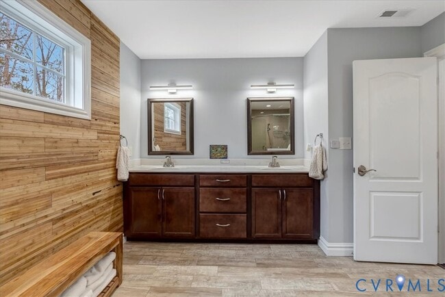 Building Photo - 7530 Dunollie Dr