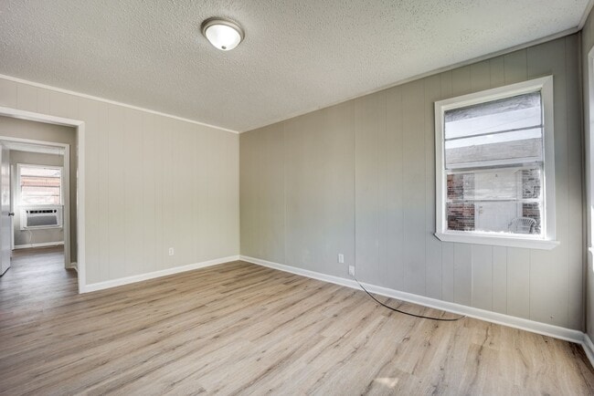 Building Photo - SF-066-601 &amp; 603 South 16th Street Duplex