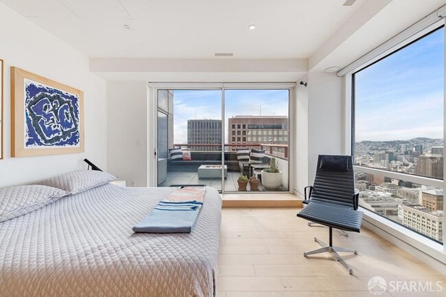 Building Photo - 333 Bush St