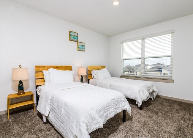 Building Photo - 12832 Barnsbury Ln