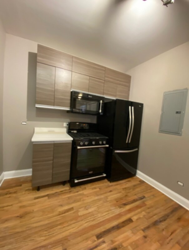 Building Photo - 6236 S King Dr