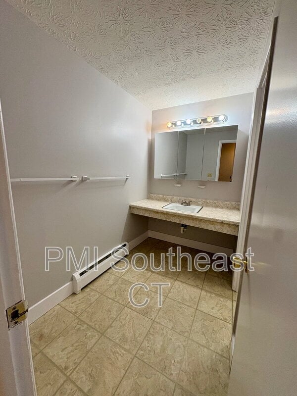 Building Photo - 127 Woodland Dr