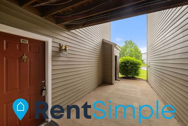 Building Photo - 8075 Lacy Dr