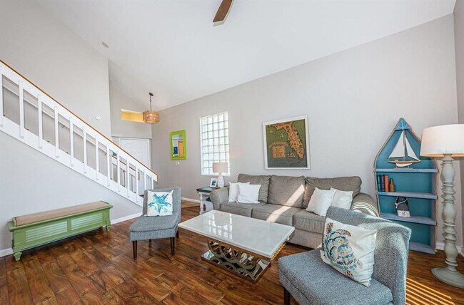 Building Photo - 6107 Mirada Cir