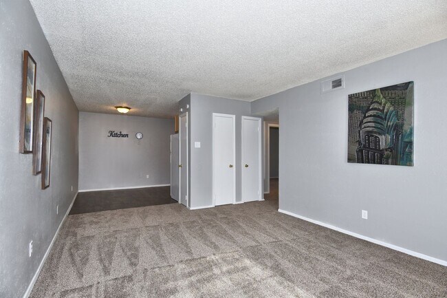 Interior Photo - Heatherstone Apartments