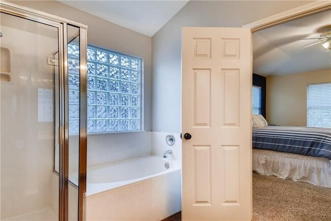 Building Photo - 903 Peyton Pl