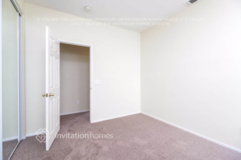 Building Photo - 2720 S Cherry Ave