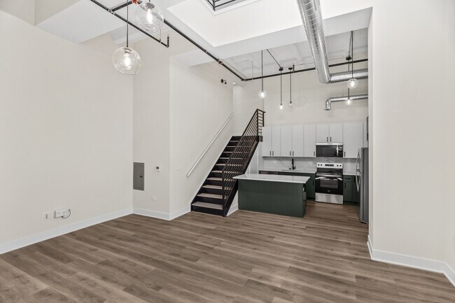 Building Photo - 1453 Maple Ave