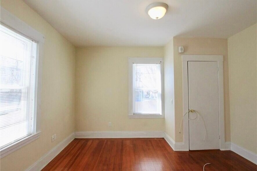 Building Photo - 23 Bedlow Ave