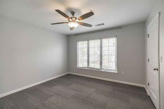 Building Photo - 1035 Barnett Shoals Rd