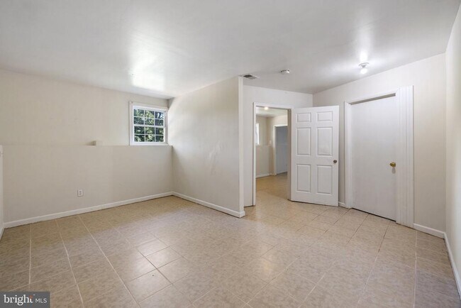 Building Photo - 345 Brown Ave