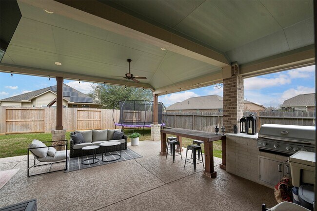 Building Photo - 16015 Jaime Knoll Ln