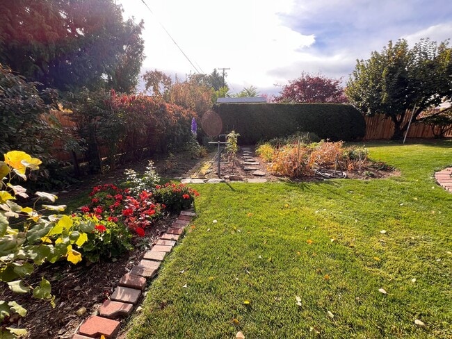 Building Photo - Non-Refundable & Security Deposit Total: $...