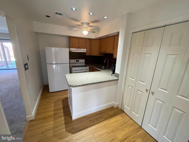 Building Photo - 301 Worthington Dr