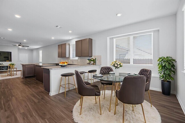 Building Photo - 13320 Burbot Dr