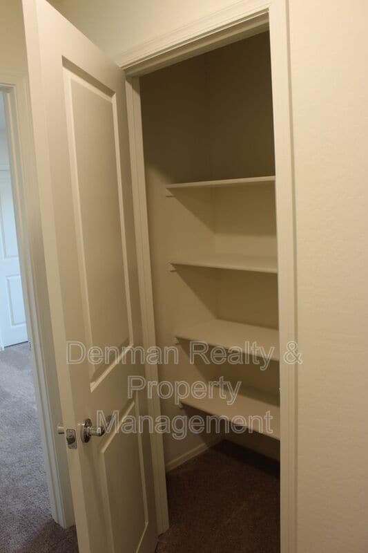 Building Photo - 1552 E Inouye Dr