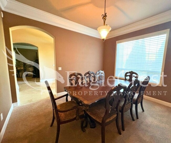 Building Photo - 44 Vinehill Dr