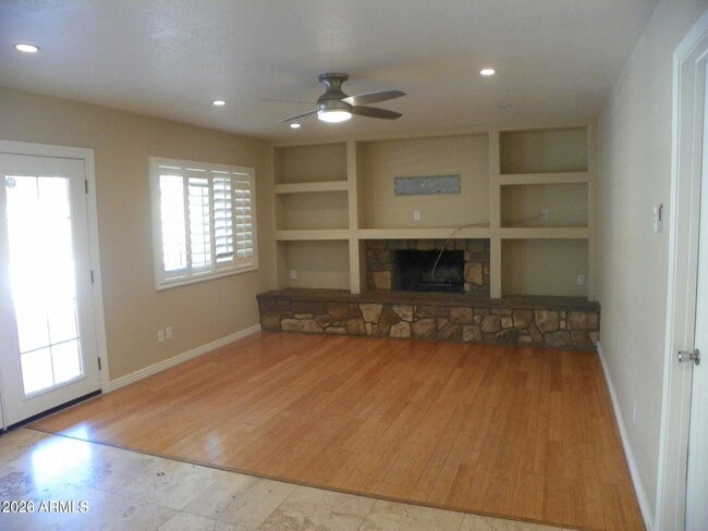 Building Photo - 5334 E Friess Dr