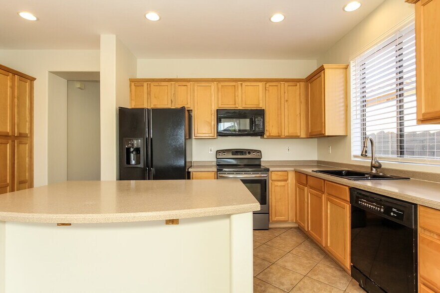 Building Photo - 2621 W Medinah Way