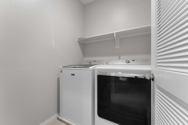Building Photo - 2434s Tapestry Wy