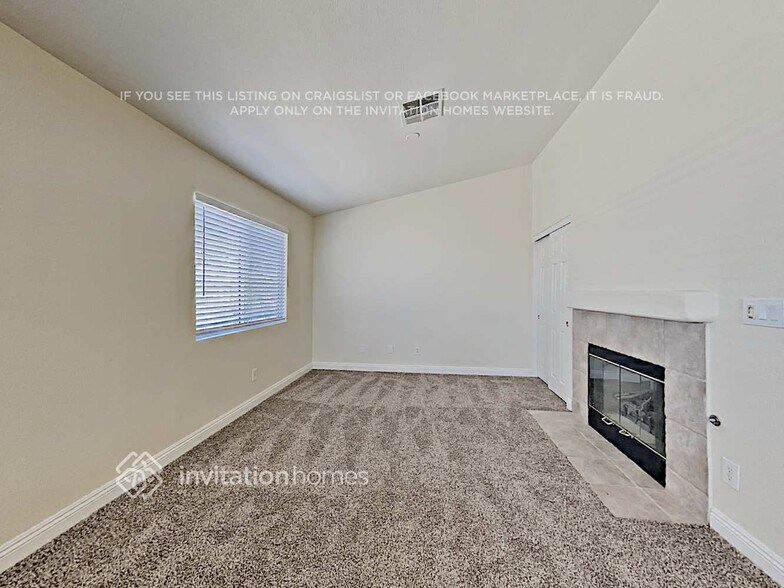 Building Photo - 2745 Rebano St