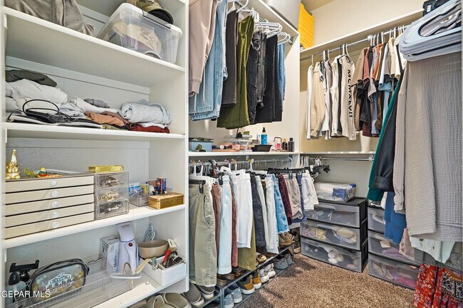 Building Photo - 444 Deserts Dr