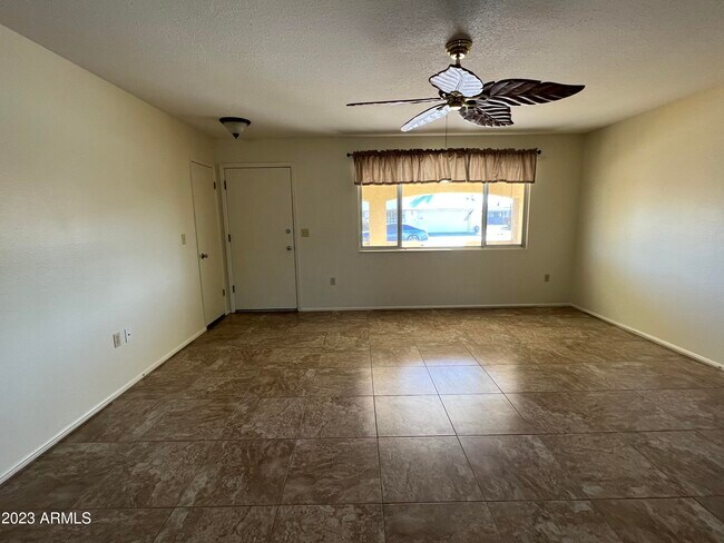 Building Photo - 10939 W Saratoga Cir