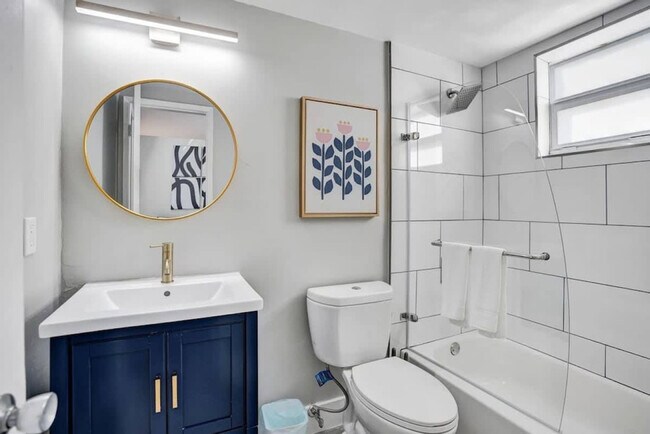 Building Photo - 50 Davie Blvd