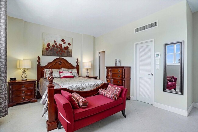 Building Photo - 4250 Galt Ocean Dr