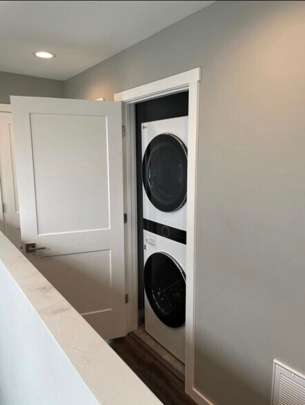 Building Photo - 840 Tijeras Ave NW