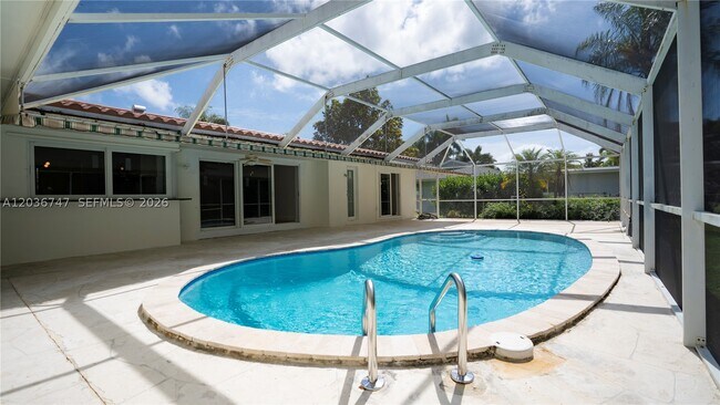 Building Photo - 15340 SW 85th Ave