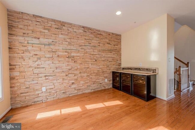 Building Photo - 8823 Montjoy Pl