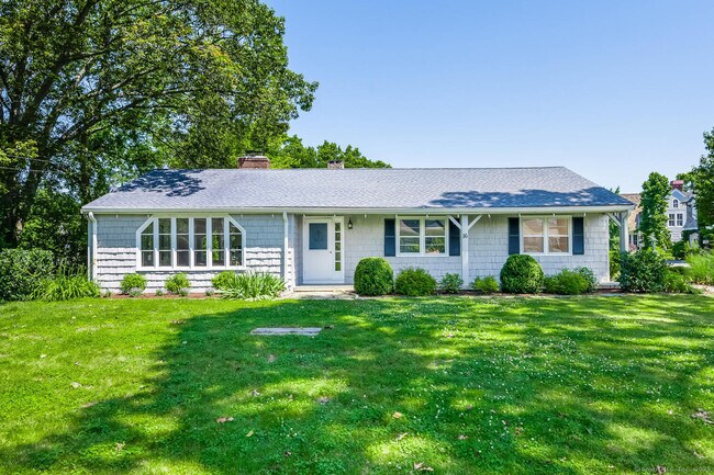 Primary Photo - 16 Baywater Dr