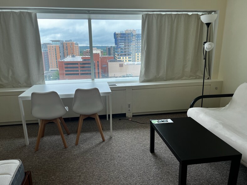 Building Photo - 555 E William St