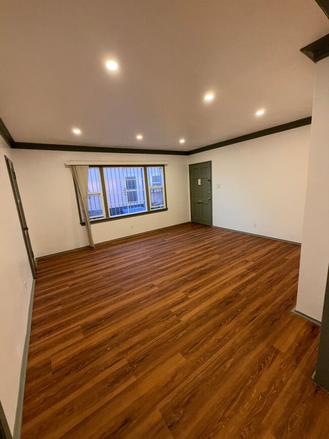 Building Photo - 1808 Carmona Ave