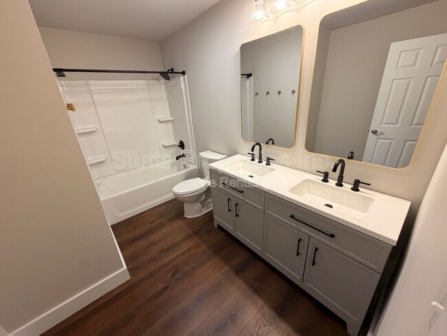 Building Photo - 633 Rivermont Rd