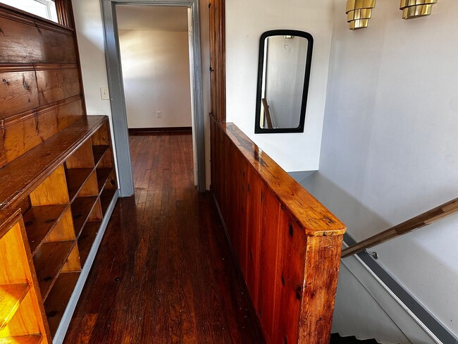 Building Photo - East Nashville, Walk to Riverside Village