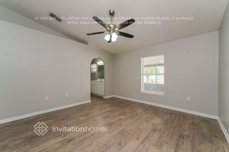 Building Photo - 397 Regal Downs Cir