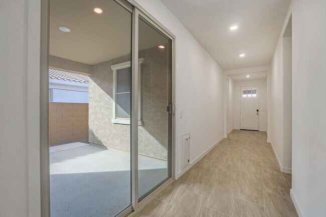 Building Photo - 12881 N 145th Dr