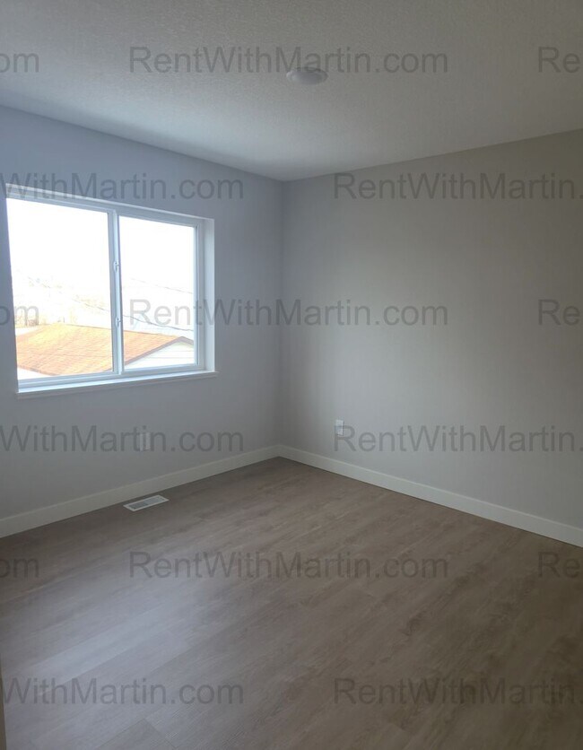 Building Photo - FOR RENT- BRAND NEW BUILD on Janney Ave!! Dogs ok!