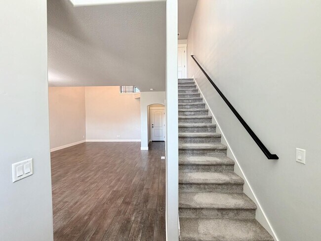 Building Photo - 347 W 410 N St