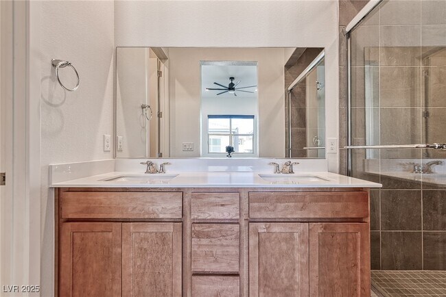 Building Photo - 643 Grey Saker St